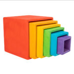 Jucărie Montessori din lemn cu cutie curcubeu și bile colorate